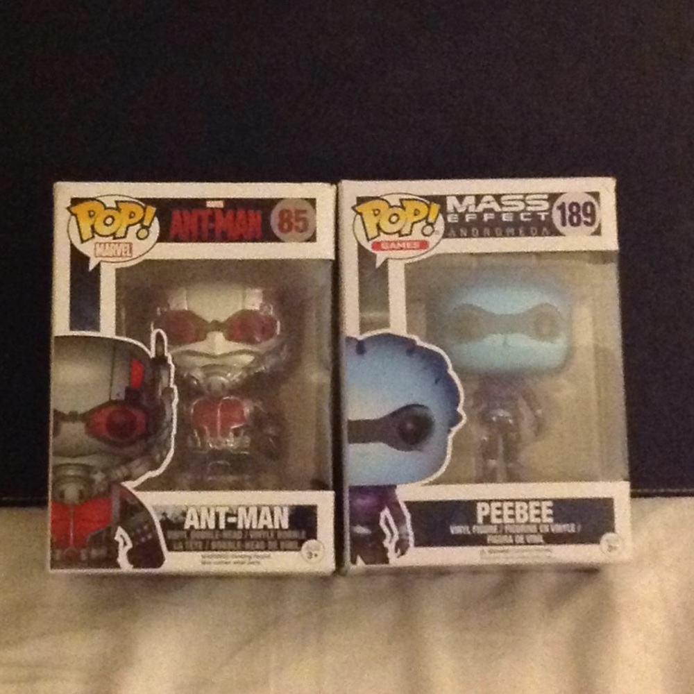 2 (#85/189) Pop Figures